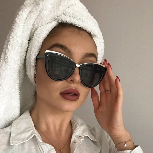 PRIVE REVAUX “THE JULIET” GOLD CAT EYE SUNGLASSES WITH BLACK DUST BAG 💕🕶️ NWOT - Picture 1 of 4